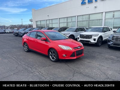 2014 Ford Focus SE LOW MILES
