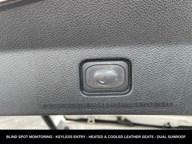2017 Ford Explorer Platinum LOCAL TRADE