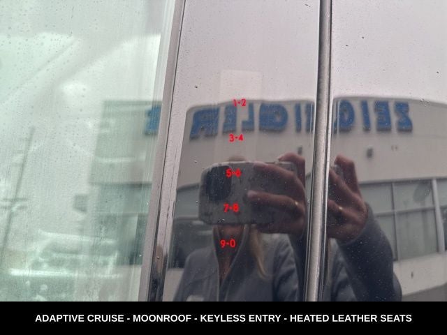 2024 Ford Explorer XLT TWIN PANEL MOONROOF