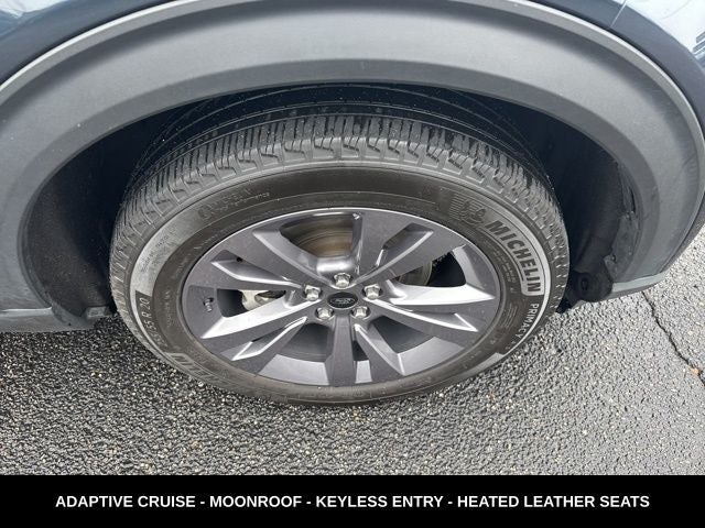 2024 Ford Explorer XLT TWIN PANEL MOONROOF