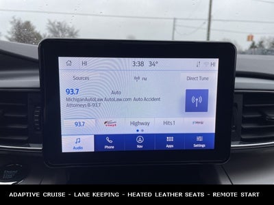 2023 Ford Explorer XLT TWIN PANEL MOONROOF