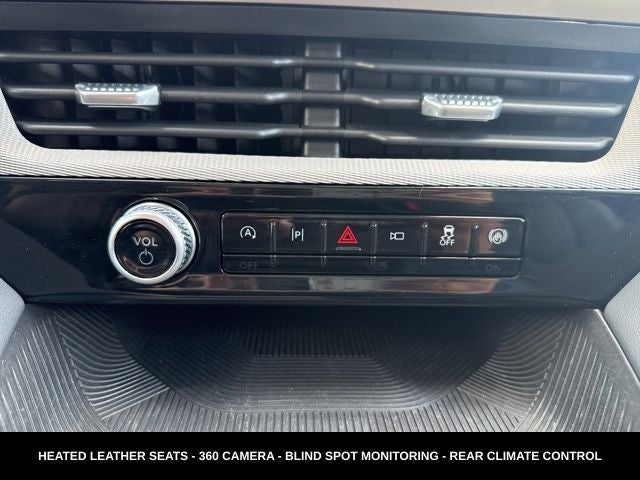 2025 Ford Explorer Active HEATED SEATS & STEERING WHEEL