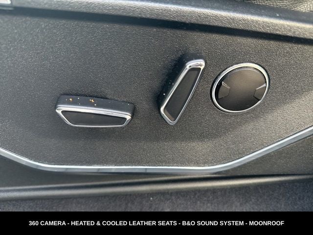 2023 Ford F-150 Lariat TWIN PANEL MOONROOF