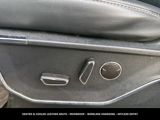 2023 Ford F-150 Lariat TWIN PANEL MOONROOF