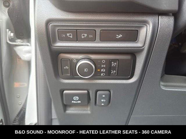 2024 Ford F-150 XLT TWIN PANEL MOONROOF