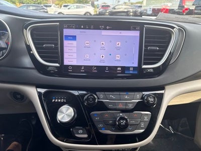 2024 Chrysler Pacifica Touring L STOW N GO SEATING