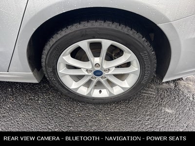 2019 Ford Fusion Hybrid SE 42 MPG