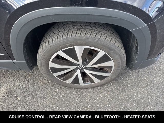 2024 Volkswagen Taos 1.5T SE ONE OWNER