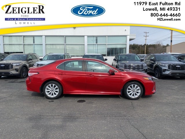 2020 Toyota Camry SE 39 MPG