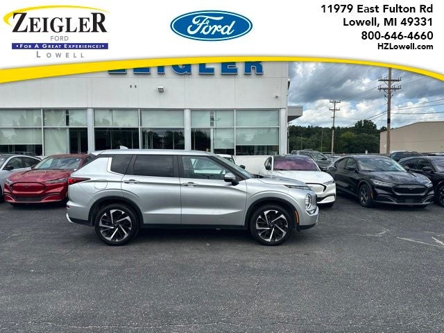 2024 Mitsubishi Outlander Base