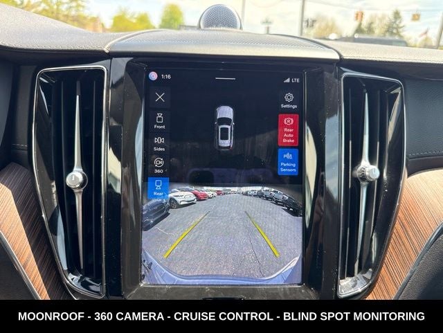 2023 Volvo XC60 B5 Ultimate Bright Theme AWD