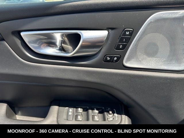 2023 Volvo XC60 B5 Ultimate Bright Theme AWD