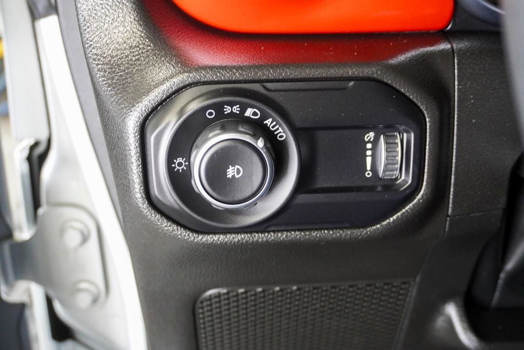 2023 Jeep Wrangler Rubicon Navigation System & ParkView Rear Back-Up Camera