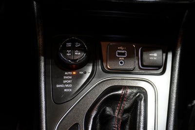 2020 Jeep Cherokee Trailhawk Navigation System & Full Sunroof