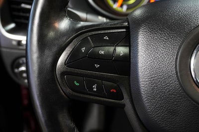 2020 Jeep Cherokee Trailhawk Navigation System & Full Sunroof