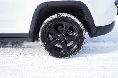 2023 Jeep Grand Cherokee Altitude X Power Sunroof & Back-Up Camera