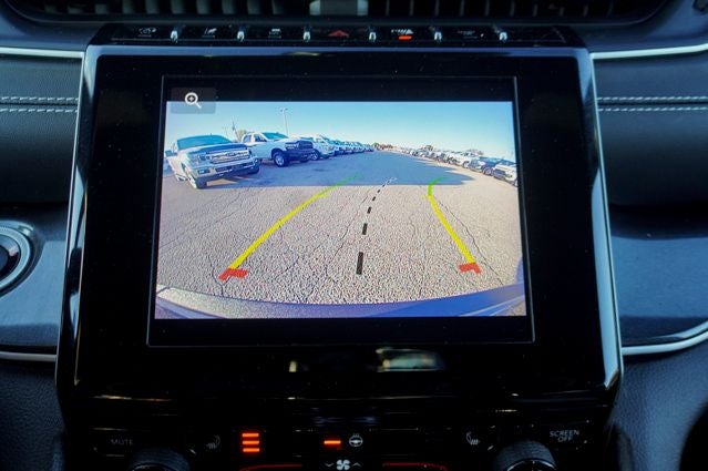 2023 Jeep Grand Cherokee Altitude ParkView Rear Back-Up Camera & Radio: Uconnect 5 w