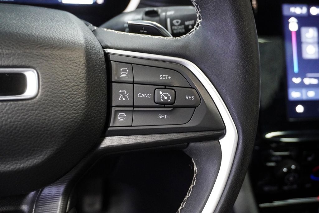 2023 Jeep Grand Cherokee Altitude X Navigation & Power Sunroof