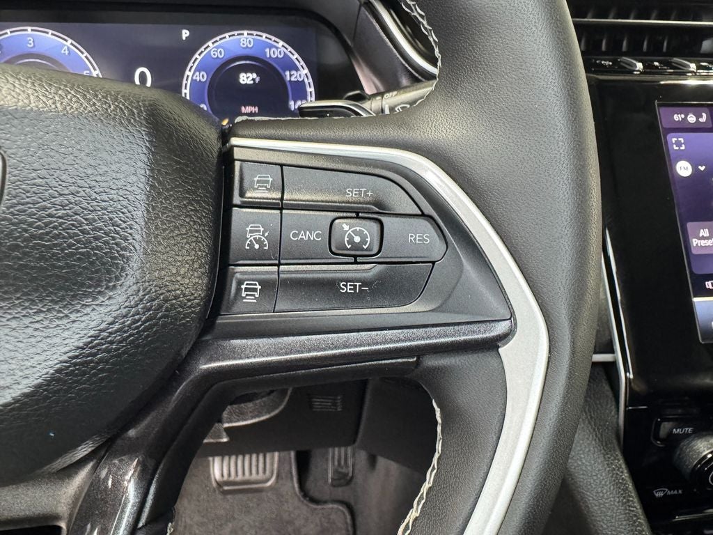2023 Jeep Grand Cherokee Laredo Luxury Tech Group I