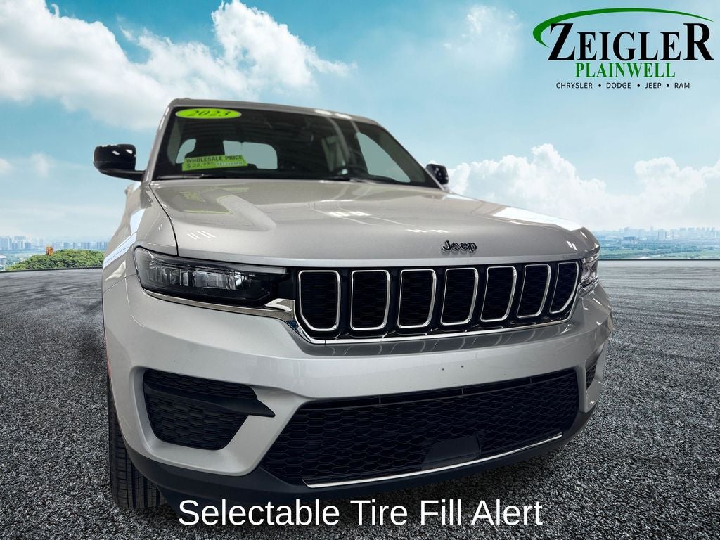 2023 Jeep Grand Cherokee Laredo Luxury Tech Group I