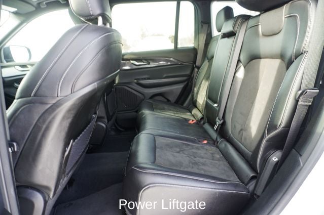 2023 Jeep Grand Cherokee Altitude X Power Sunroof & ParkView Rear Back-Up Camera