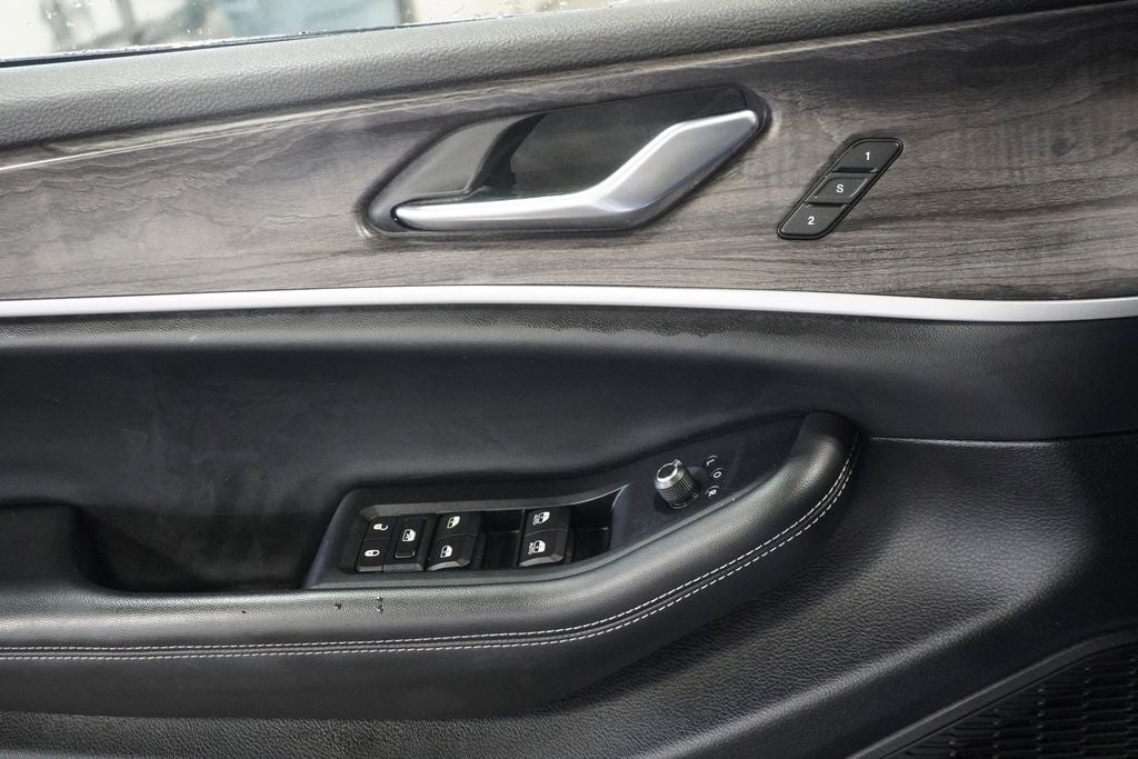 2023 Jeep Grand Cherokee Limited Navigation System & Surround View Camera System