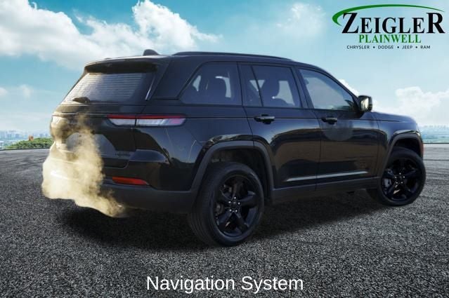 2023 Jeep Grand Cherokee Limited Blackout Package with Navigation