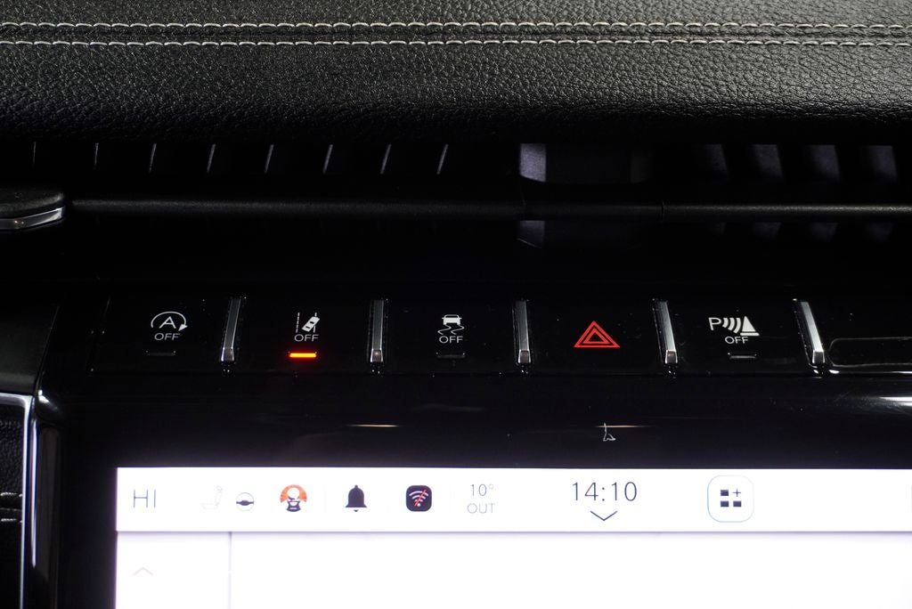 2023 Jeep Grand Cherokee Limited Blackout Package with Navigation