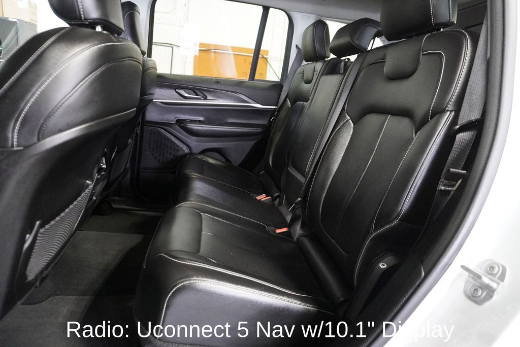 2023 Jeep Grand Cherokee Limited Blackout Package with Navigation