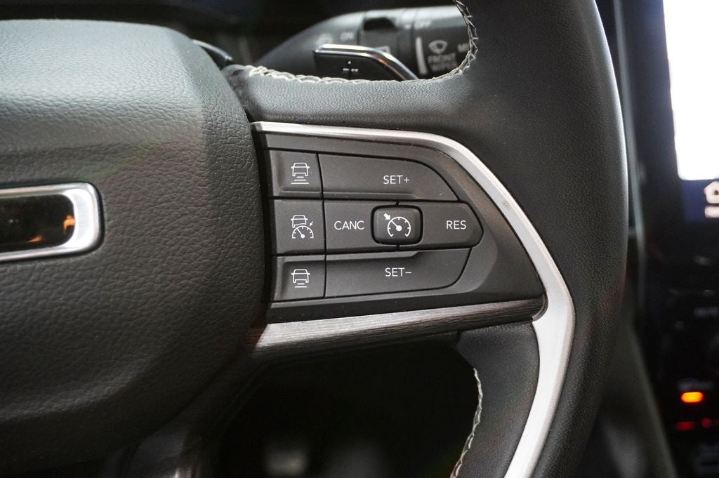 2023 Jeep Grand Cherokee Limited Navigation System & Radio: Uconnect 5 Nav w/10.1"