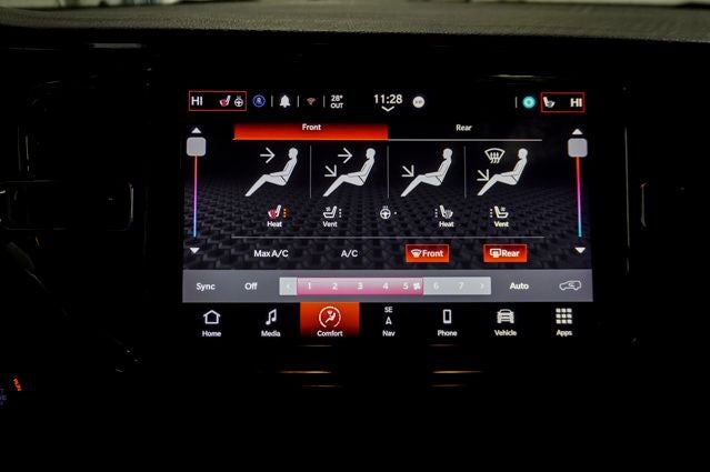 2025 Dodge Durango R/T Plus Navigation System & Power Moonroof