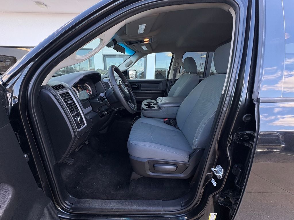 2017 RAM 1500 Tradesman Integrated Voice Command w/Bluetooth