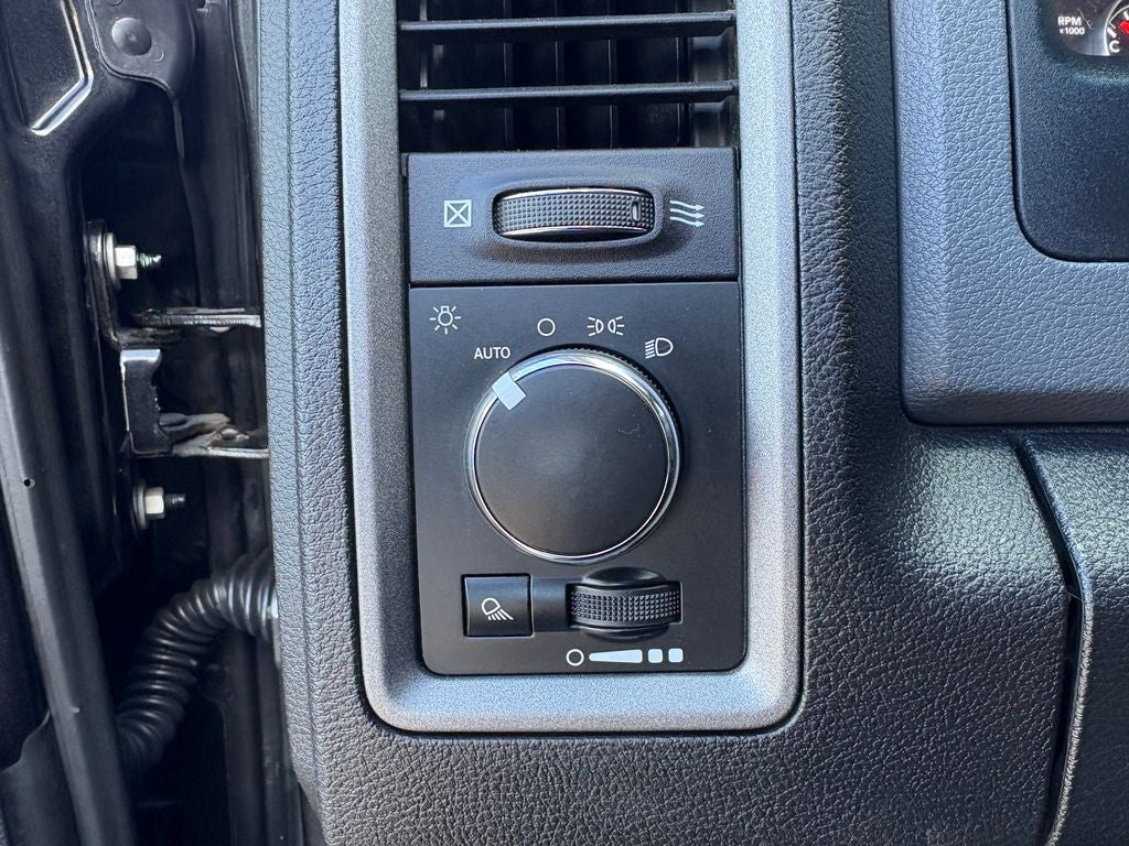 2017 RAM 1500 Tradesman Integrated Voice Command w/Bluetooth