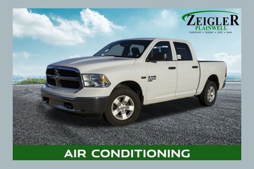 2022 RAM 1500 Classic SLT Integrated Voice Command w/Bluetooth & ParkView Re