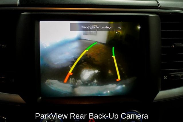 2022 RAM 1500 Classic SLT ParkView Rear Back-Up Camera & Integrated Voice Co