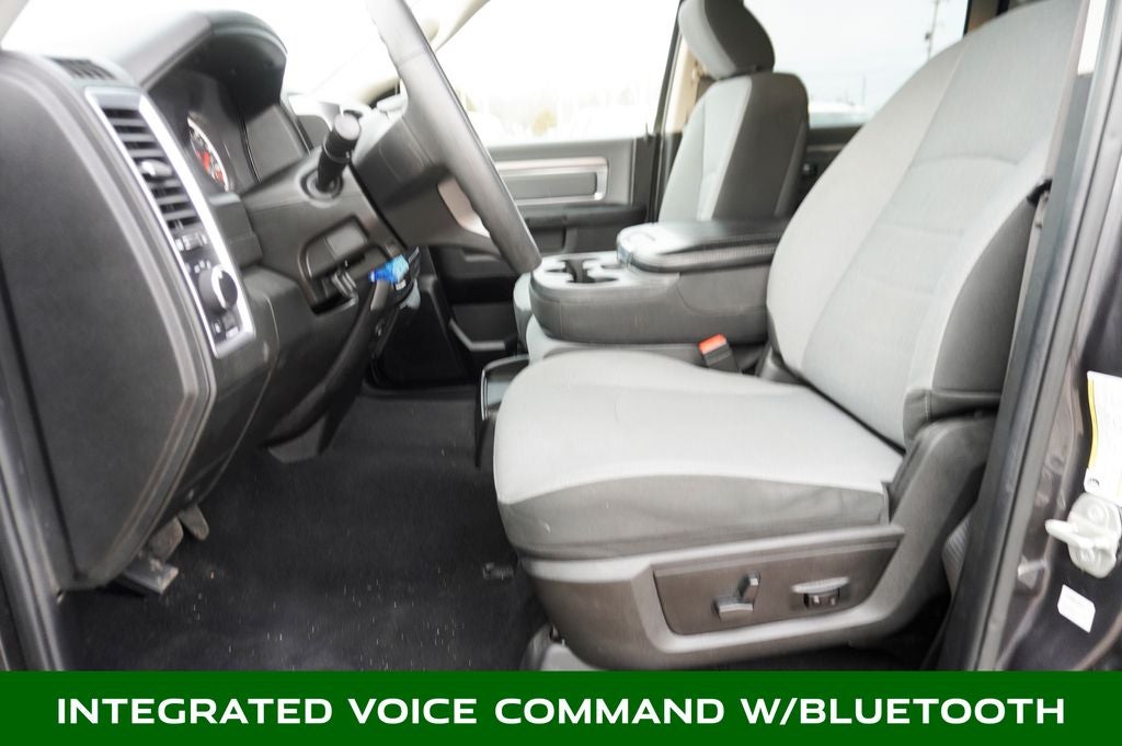 2023 RAM 1500 Classic SLT Apple CarPlay & ParkView Rear Back-Up Camera