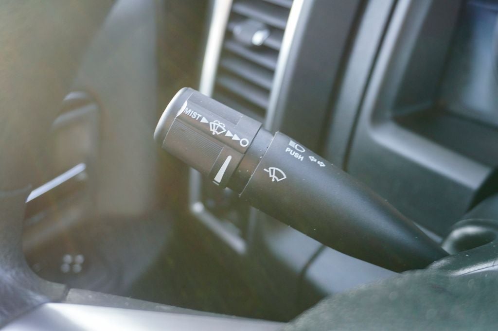 2023 RAM 1500 Classic SLT Integrated Voice Command w/Bluetooth & ParkView Re