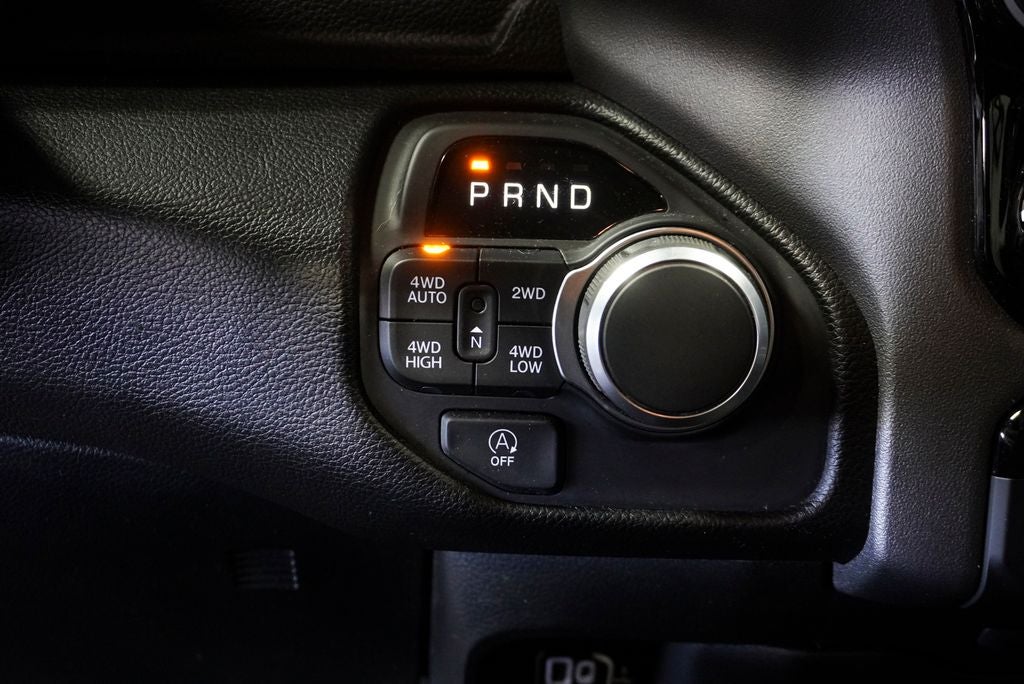 2025 RAM 1500 Big Horn/Lone Star Integrated Voice Command w/Bluetooth