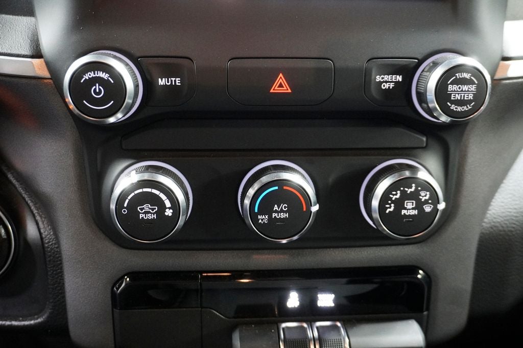 2021 RAM 1500 Big Horn/Lone Star Integrated Voice Command w/Bluetooth &Uconnect 4 w