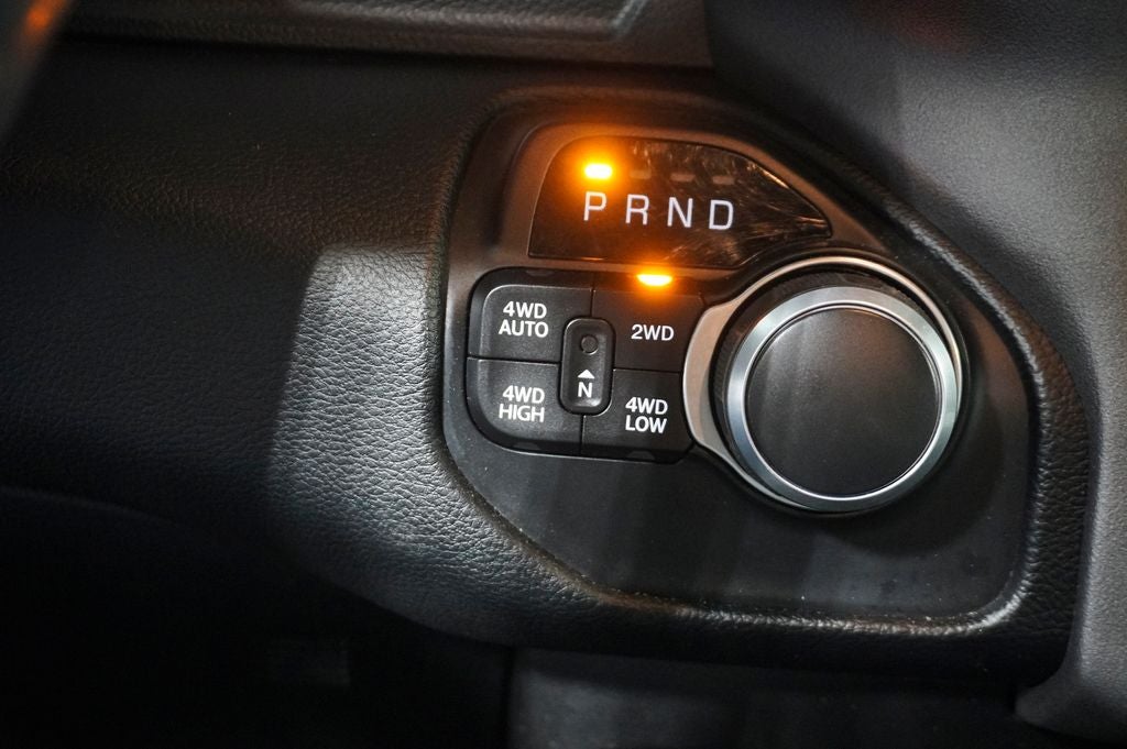 2021 RAM 1500 Big Horn/Lone Star Integrated Voice Command w/Bluetooth &Uconnect 4 w