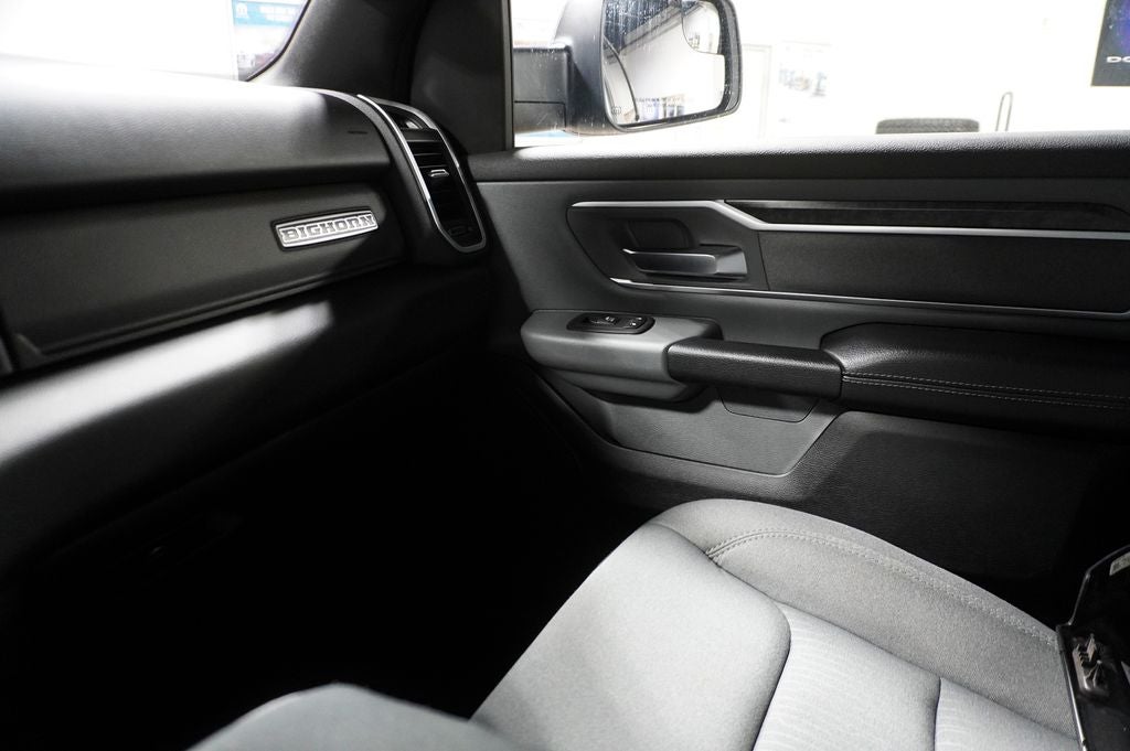 2021 RAM 1500 Big Horn/Lone Star Integrated Voice Command w/Bluetooth &Uconnect 4 w