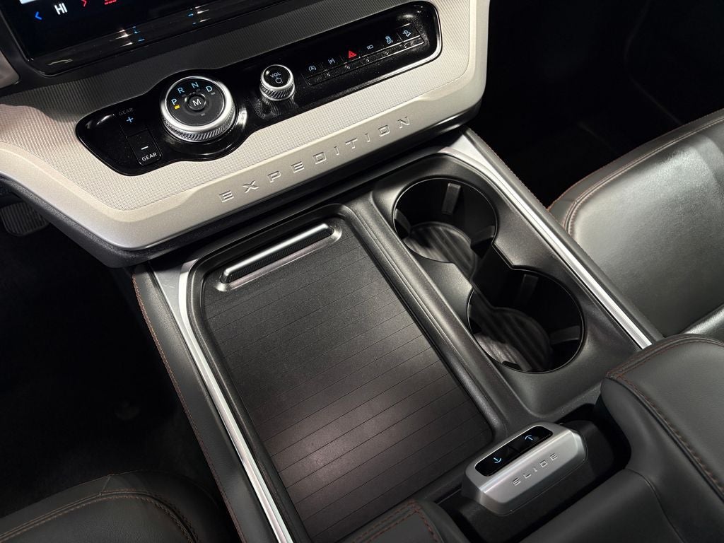 2025 Ford Expedition Active Navigation System