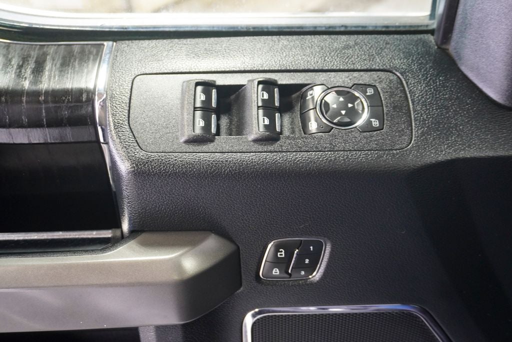 2019 Ford F-150 Platinum Navigation System & Twin Panel Moonroof