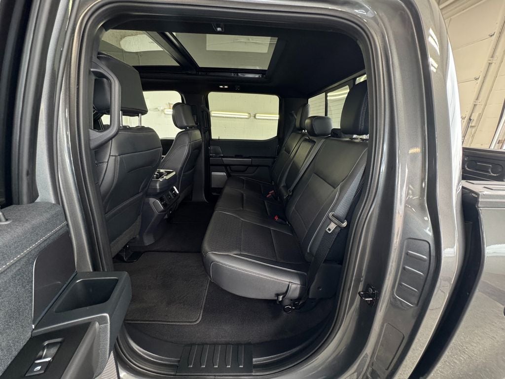 2025 Ford F-150 Lariat Navigation system