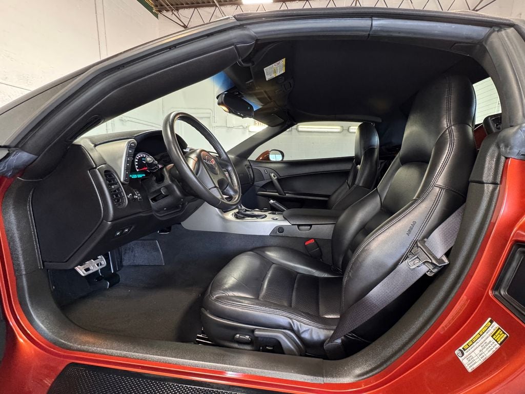 2005 Chevrolet Corvette Base ETR AM/FM Stereo w/CD/MP3/Navigation