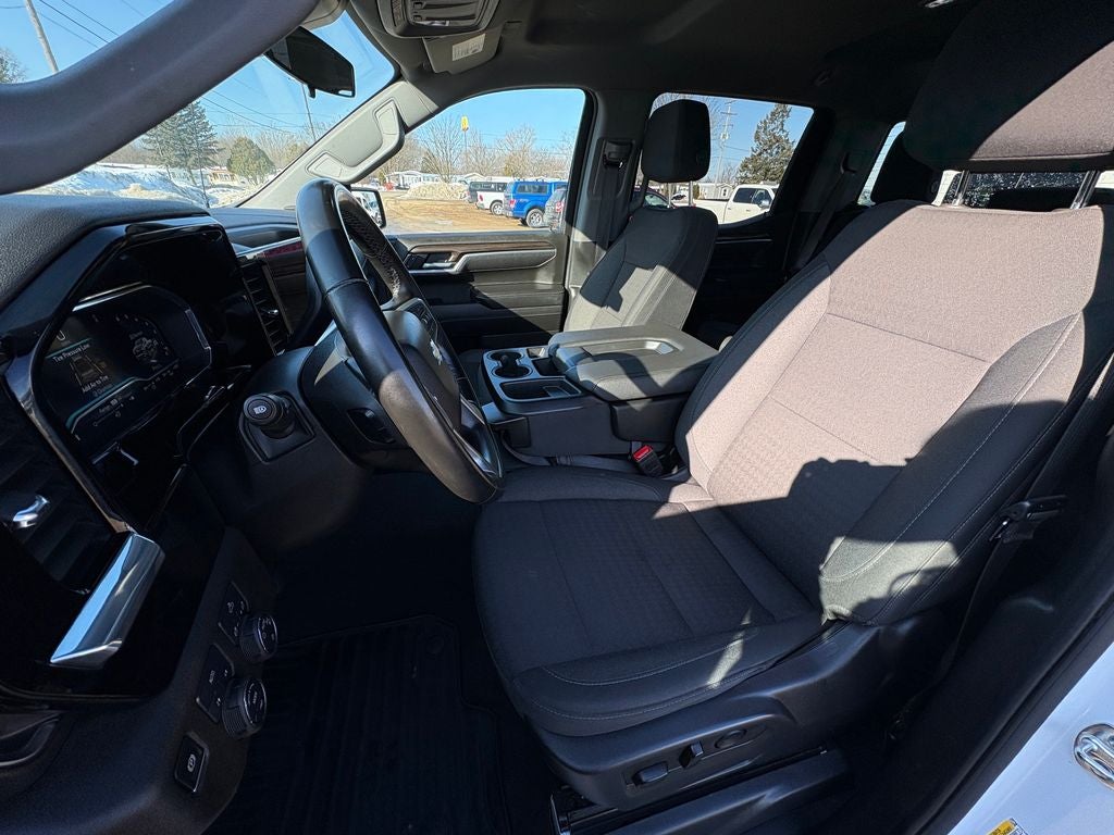 2025 Chevrolet Silverado 1500 LT LT1