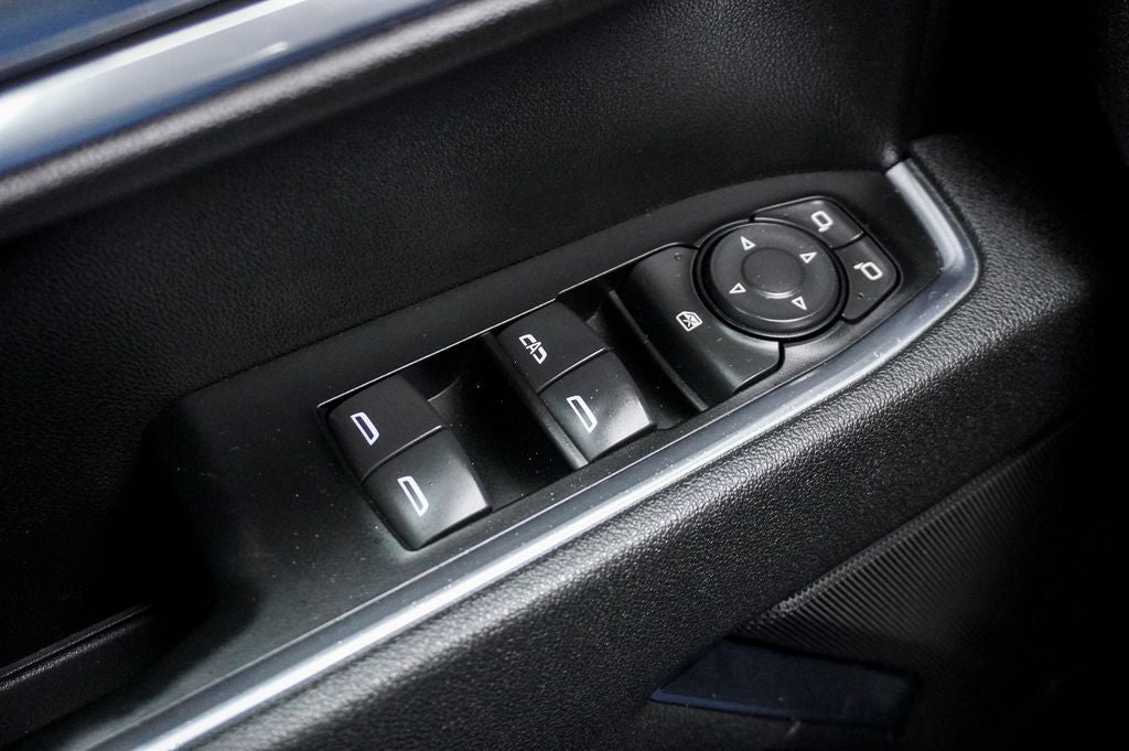 2025 Chevrolet Silverado 1500 LT 12.3" Multicolor Reconfigurable Digital Display &