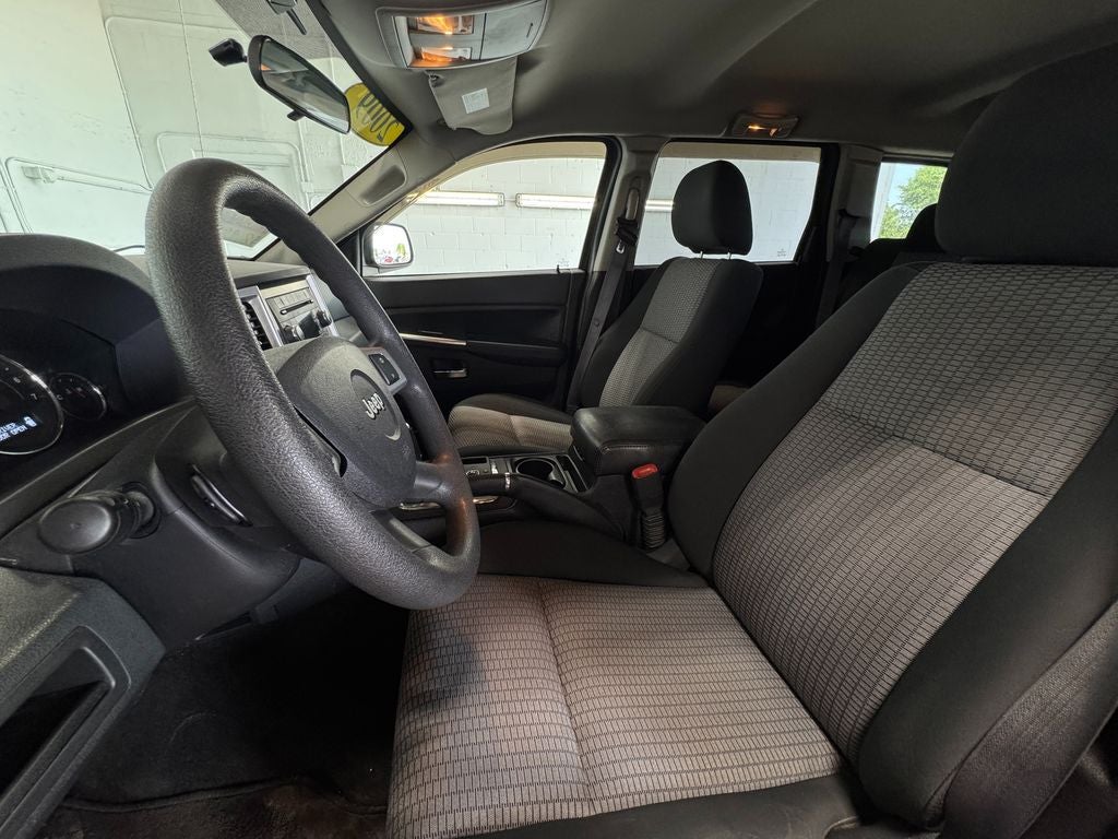 2009 Jeep Grand Cherokee Laredo Alloy wheels