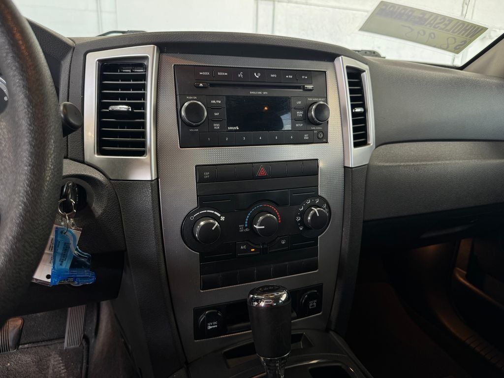 2009 Jeep Grand Cherokee Laredo Alloy wheels