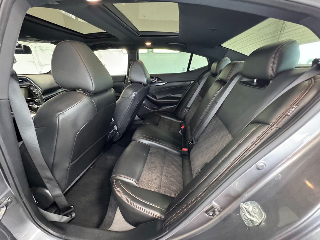 2021 Nissan Maxima SR Power moonroof
